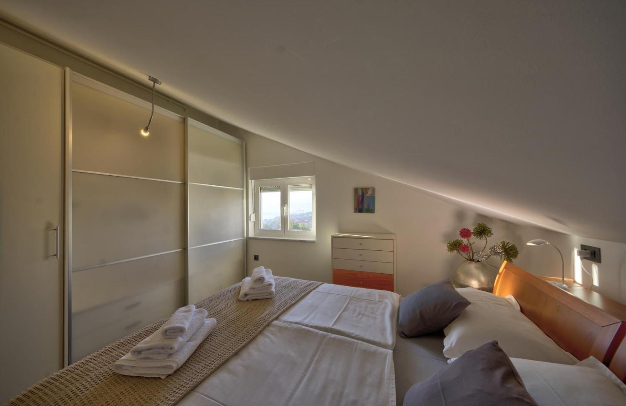Penthouse Belvedere City View With Private Parking Rijeka Exterior photo